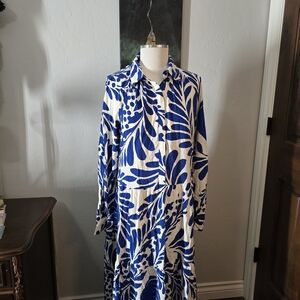 H&M Navy and White Abstract Print Top